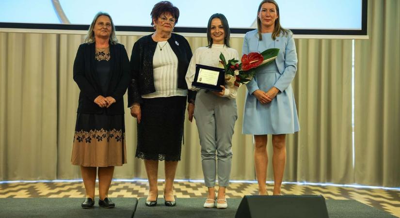 Fáradtak, kevesen vannak, mégis helytállnak – így ünnepelték az ápolókat Egerben