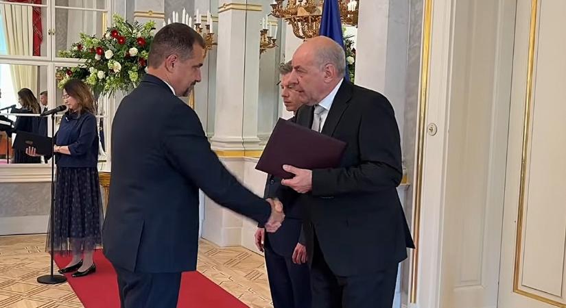Megérdemelte Sulyok Tamás a keddi megaláztatásokat?