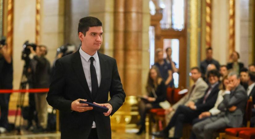 Legfiatalabb tiszás képviselő felszólította a Fidesz nógrádi politikusát, hogy ne állami pénzen autózzon