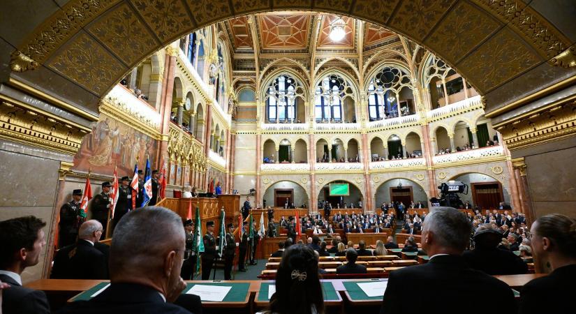 Magyar Péter négy miniszterének is vétójogot adott, mielőtt letették az esküt