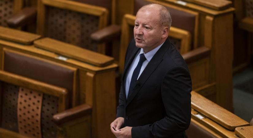 A KDNP-s Simicskó Istvánt meggyőzte Ruszin-Szendi Romulusz, soha nem támadta, ellenzékben is támogatni fogja