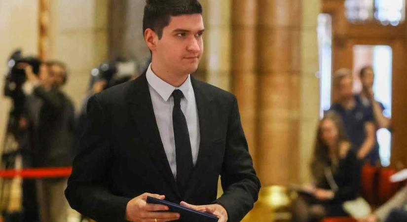 Kiakadt a 21 éves tiszás képviselő a parlamentben zajló pénzszóráson