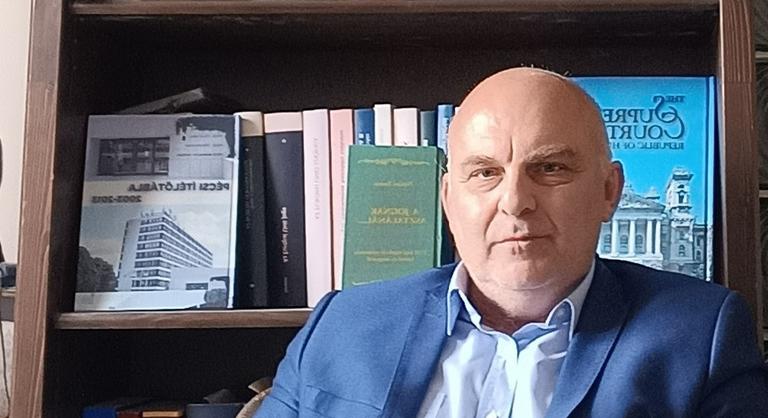 A Vidéki prókátor megmarta Orbán Viktort, és elárulta, mit gondol Magyar Péterről