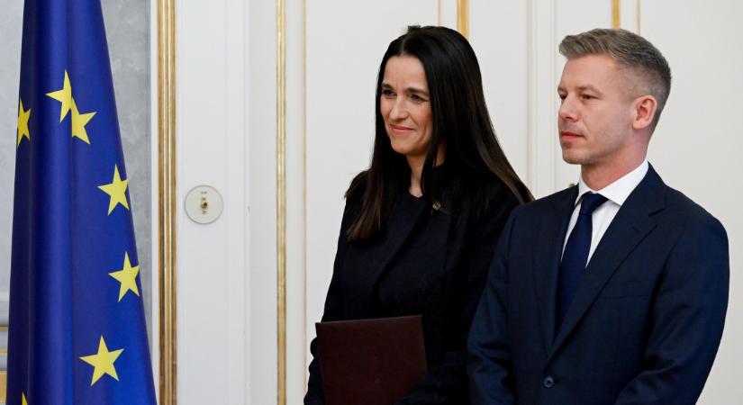 Zászlót bontott az új magyar külügyminiszter, de hagyott még néhány fehér foltot