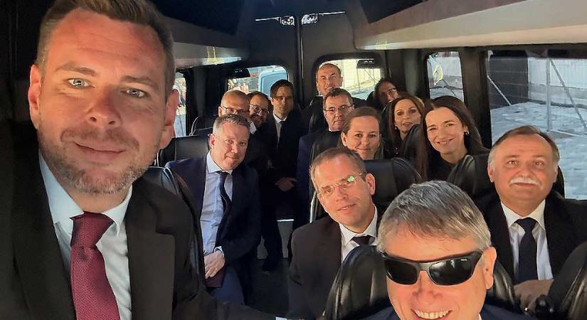 Már két kormánytag is nagyon akarja a Budakeszi úti buszsávokat – Vitézy Dávid újra elővette a terveket, a belügyminiszter is támogatja, úgy tűnik nagy az esély, hogy tényleg megvalósulhat a térségben élők régi álma