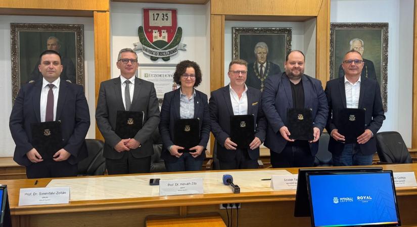Keretmegállapodást írt alá a Miskolci Egyetem és a Royal Cargo Hungary