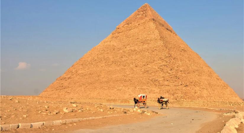 Rejtélyes üregek az egyiptomi piramis mélyén: elképesztő dologra bukkantak