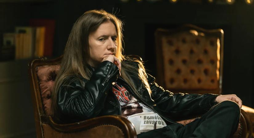 Sokkoló vallomás, életveszélyben a népszerű rocker: „Transzplantáció nélkül nem úszom meg”