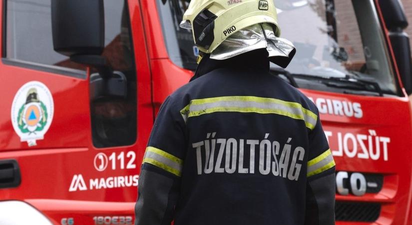 Durva baleset történt Nyíregyháza határában – árokba csapódott egy autó
