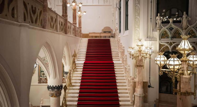 Magyar Péter a Belügyminisztérium luxuspalotájában: Most talán kezdi majd mindenki megérteni, hogy volt mit veszíteniük