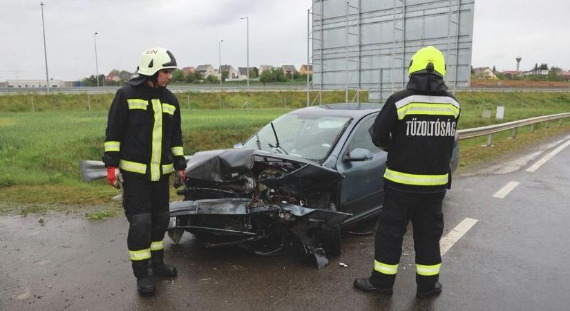 Brutális frontális karambol volt a 3-ason