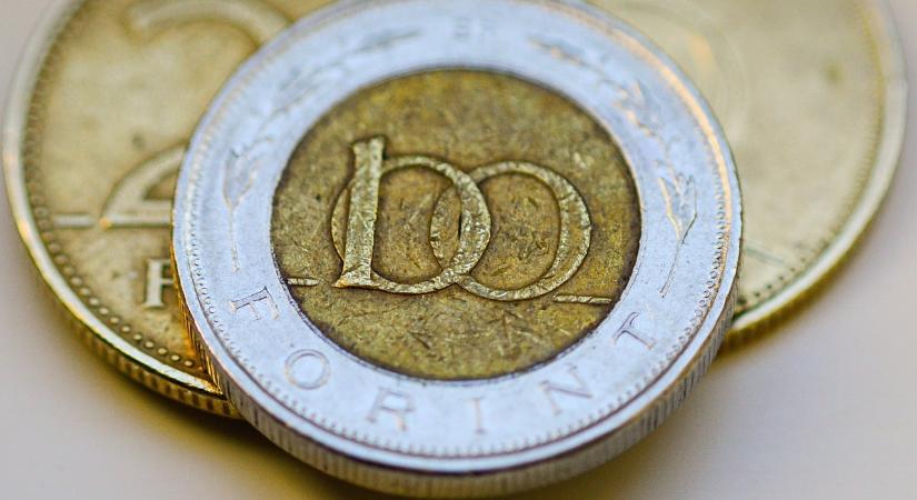 Devizapiac: gyengülni kezdett a forint, ismét megugrott az euró árfolyama