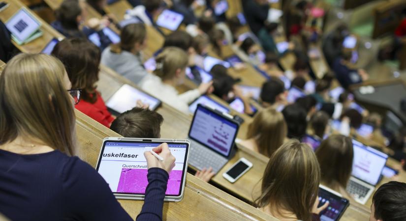 Modern digitális túszdráma: fizettek, hogy 275 millió ember adatai biztonságban legyenek