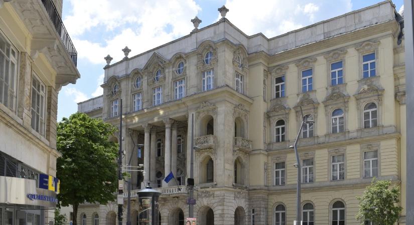 Itt a lehetőség van egy kérdőív, amiből a végén sok minden kiderülhet a választás éjszakájáról!