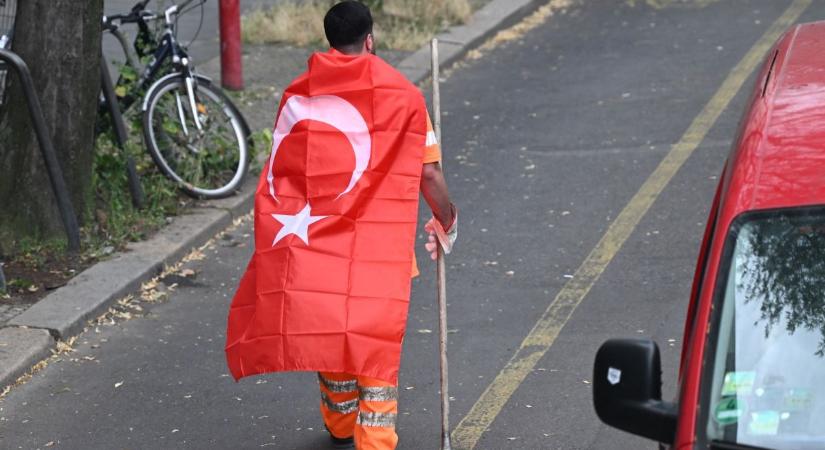 A török diaszpóra az AfD miatt aggódik, miközben egy olyan ügybe próbálják belekeverni a pártot, amelyhez semmi köze