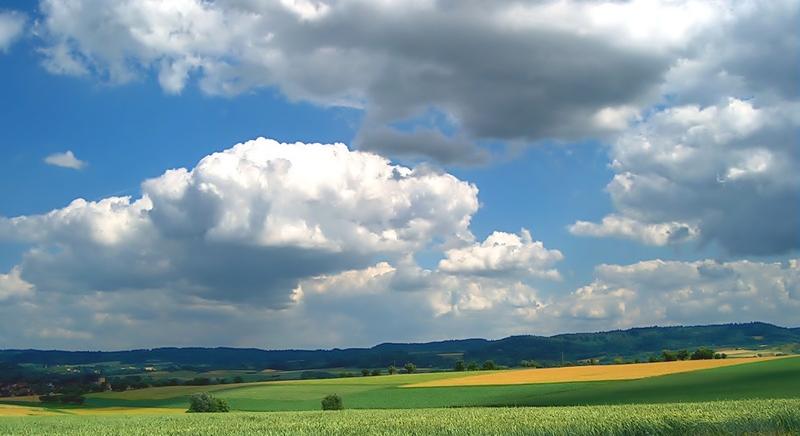 Frontmentes, nyugodt idővel folytatódik a hét