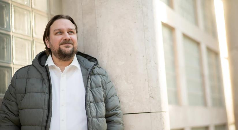 Eladta a cégét a Revolutnak, ahol top vezető lett, de hazajött, hogy besegítsen a rendszerváltásba