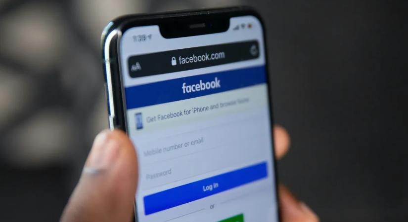 Ezeket a Facebook-beállításokat azonnal ellenőrizniük kell a szülőknek – komoly veszélyektől védhetik meg gyermeküket