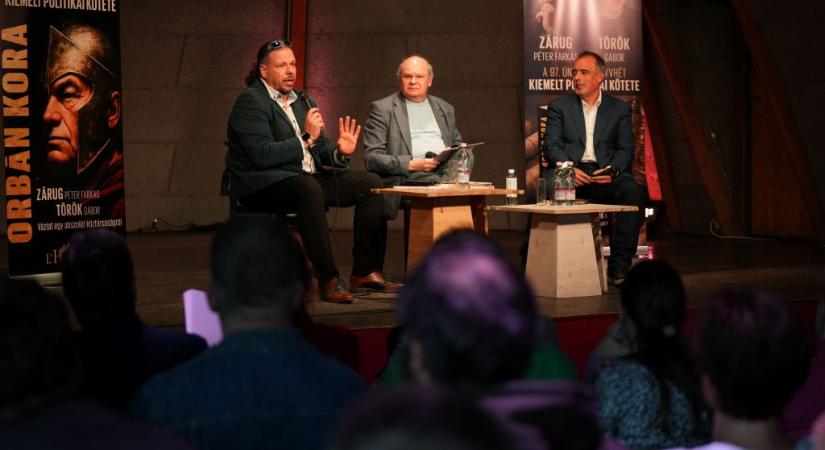 Megbukott, de vajon véget ért-e Orbán kora? – Török Gábor és Zárug Péter Farkas könyvbemutatóján jártunk