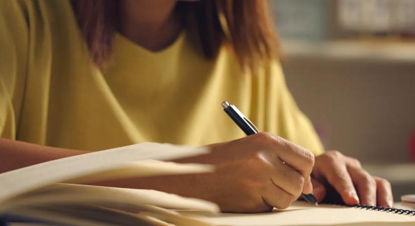 Botrány az érettségi előtt: a matektanár szexért árulta volna el a feladatokat