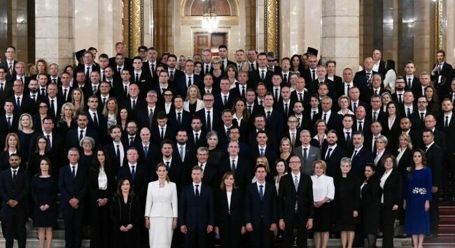 Megkezdődik a leendő kormány miniszterjelöltjeinek parlamenti bizottsági meghallgatása