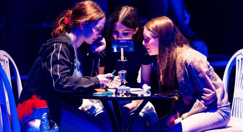 Pörgős színházi kihívásra várják a középiskolásokat Győrben