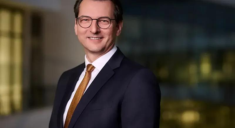 Milan Nedeljkovic egy stabilabb, de már repedező BMW-t örököl