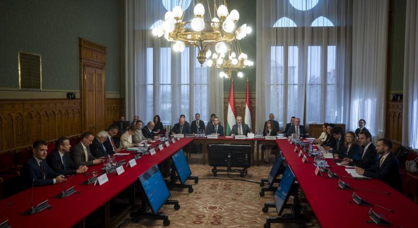 Távozik az Országgyűlés Hivatalának a főigazgatója