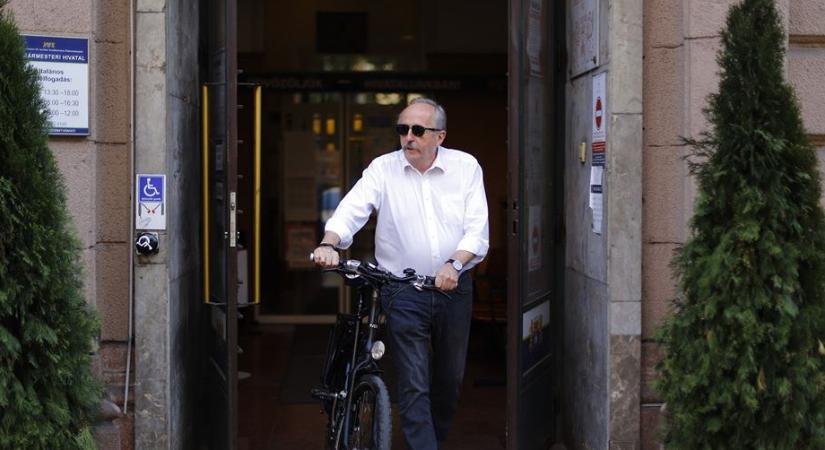 Kilép a DK-ból Niedermüller Péter