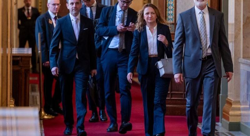 Távozik az Országgyűlés főigazgatója