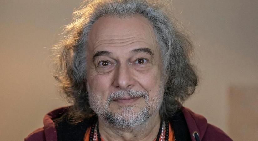 Laár András 40 helyen lakott két év alatt