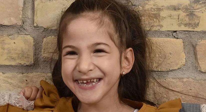 „Minden mosolya egy csoda, mely reményt ad” – óriási harcot vív a halva született Nolina