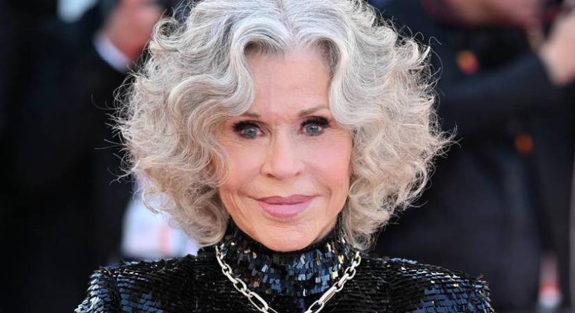 A 88 éves Jane Fonda testhezálló flitteres ruhában mesésen nézett ki: ő volt a legszebb a Cannes-i Filmfesztiválon