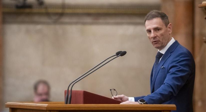 Hatalmas botrány: bekapcsolva maradt Tuzson Bence mikrofonja, durván sértegette Ruff Bálintot