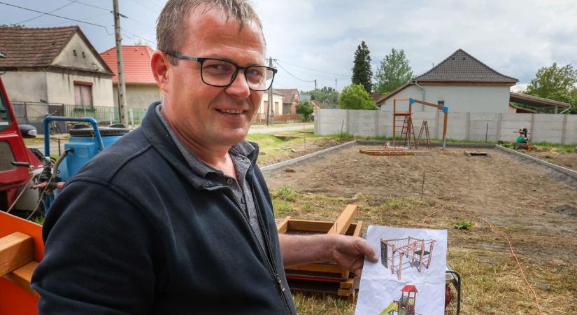Lajhármászó és tornyos csúszda: megújulnak a zalai település játszóterei (galéria)
