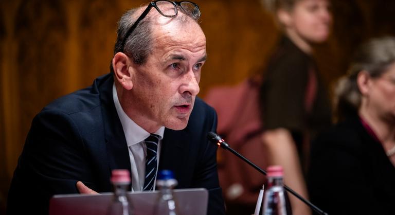 Hegedűs Zsolt elárulta, hogy Zacher Gábor lesz-e a tiszti főorvos