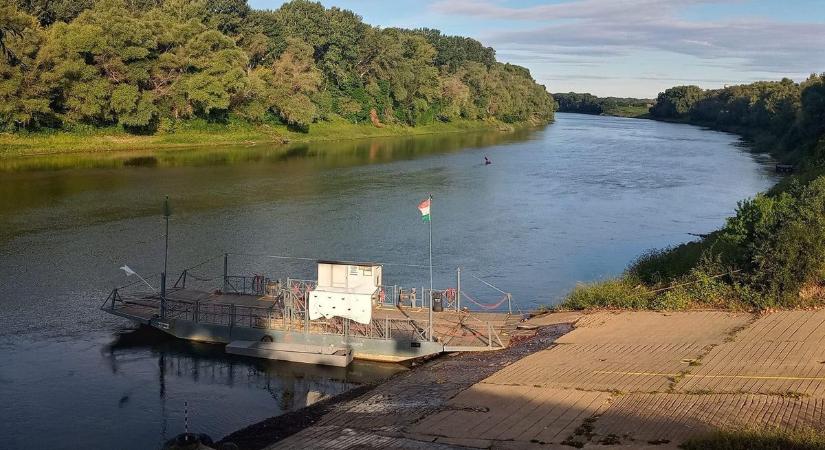 Újraindult a közlekedés a tiszai átkelőn