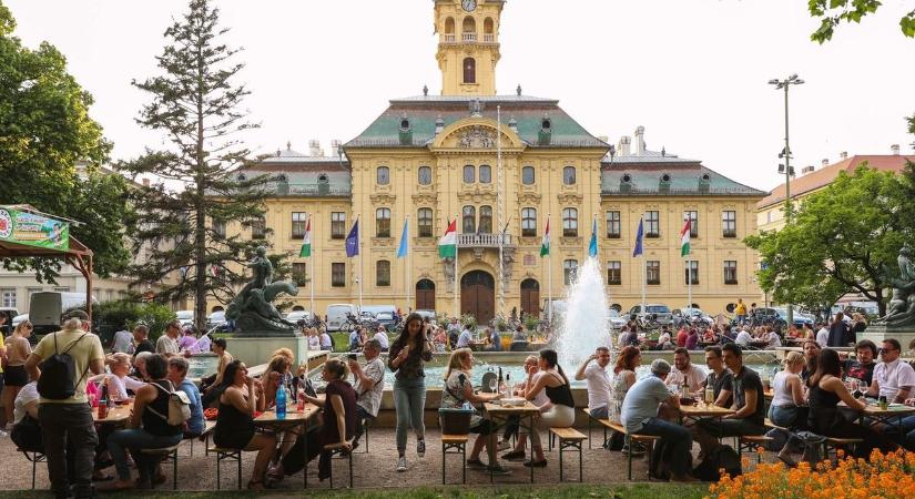 Nem állnak meg a tehetségkutatónál: a Borfesztivált is meghódítják Szeged új kedvencei