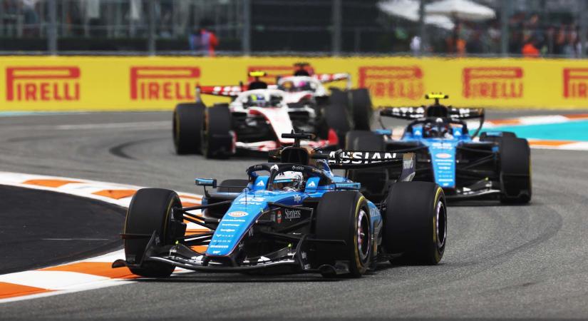 Két hónapos késésben a Williams: csak Miamiban került fel a melbourne-i fejlesztés