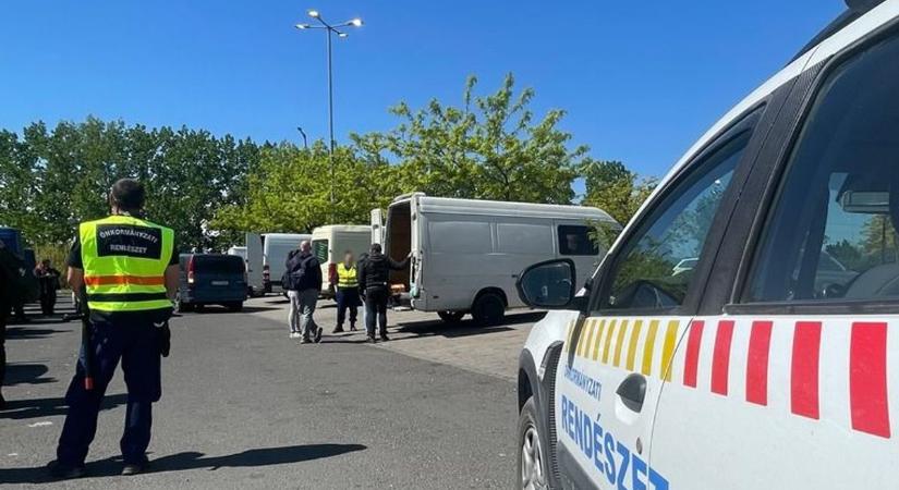 Döbbenetes mennyiségű romlott árut találtak: tonnaszámra semmisítették meg a gyümölcsöt a hatóságok