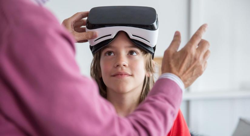 VR-szemüveget adtak a műtétre váró gyerekekre a Semmelweis Egyetem klinikáján: meglepő, mi történt ezután
