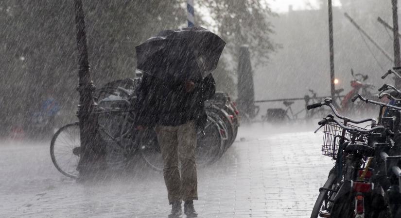 Szárazság után özönvíz? A meteorológusok is sápadtan nézik, mi jön péntektől, erre jobb, ha felkészülsz