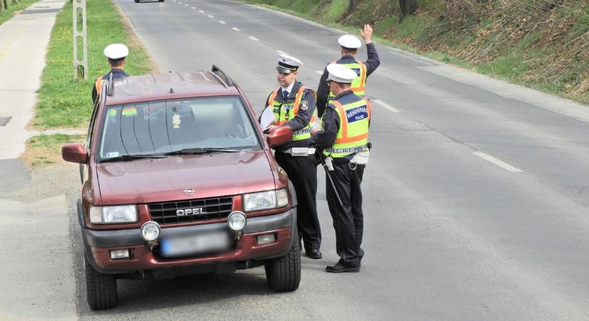 Megszállta a rendőrség az utakat Dél-Somogyban