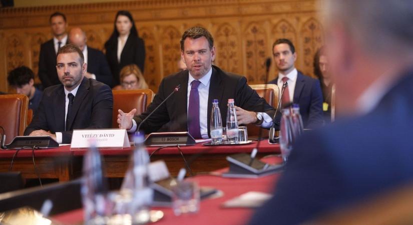 Vitézy élesen bírálta a Budapest–Belgrád-vasút projektjét, szerinte az életben nem fognak 200-zal száguldani a vonatok