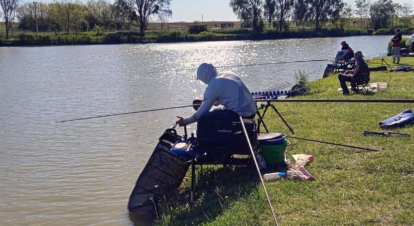 Bajnokokat avattak a horgászok