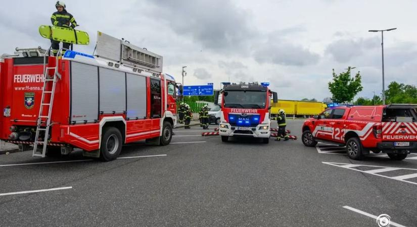 Holtan találtak egy magyar kamionsofőrt egy osztrák autópálya-pihenőben