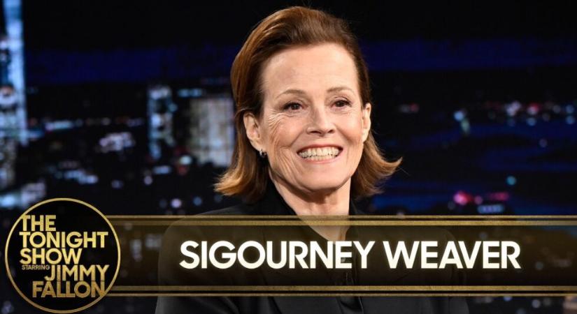 A 76 évesen is csodálatos Sigourney Weaver remekül utánozza Grogut – videó