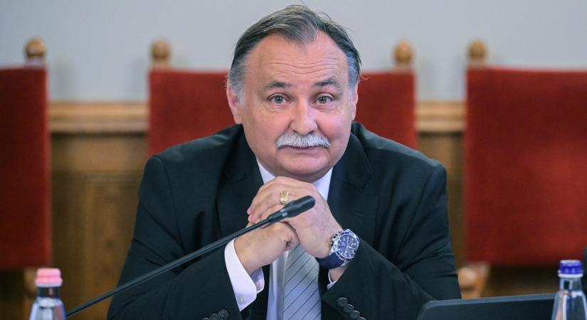 Azonnali moratóriumot hirdetett Gajdos László: itt vannak a részletek a miniszter döntéséről