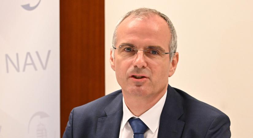 Távozik a Nemzeti Adó- és Vámhivatal vezetője