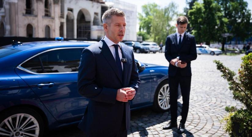 Magyar Péter közölte: nem költözik kormányzati rezidenciába